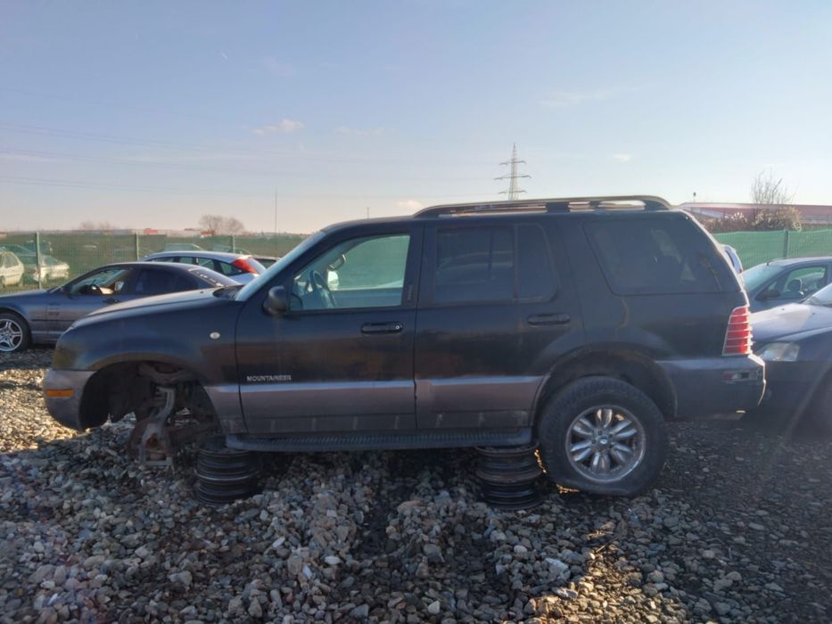 Dezmembram Mercury Mountaineer V8 4.0 Automat, 208 CP, 7 Locuri