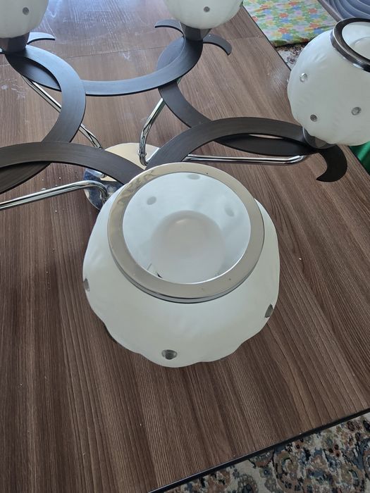 Продаю люстры б/у


---

Продаю люстры по