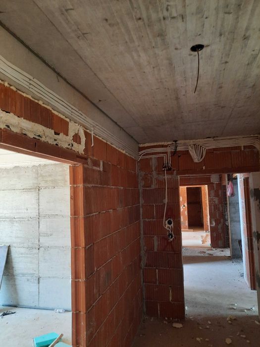 Нова електроинсталация и преустройство – къщи и апартаменти.