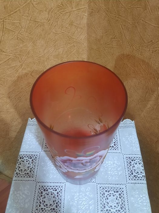 Редкость! Большая, очень красивая, яркая винтажная ваза. Ручная роспис