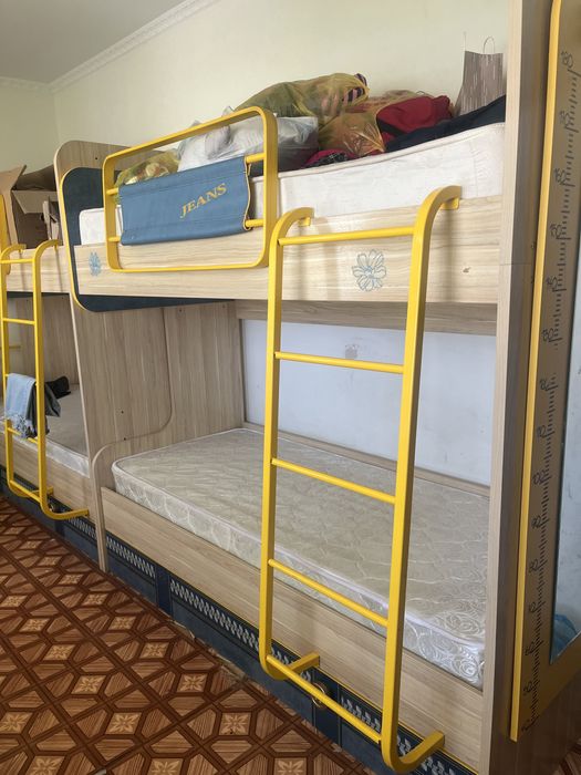 Две 2х ярусные кровати