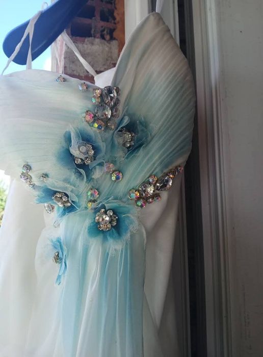 Дълга рокля с камъни