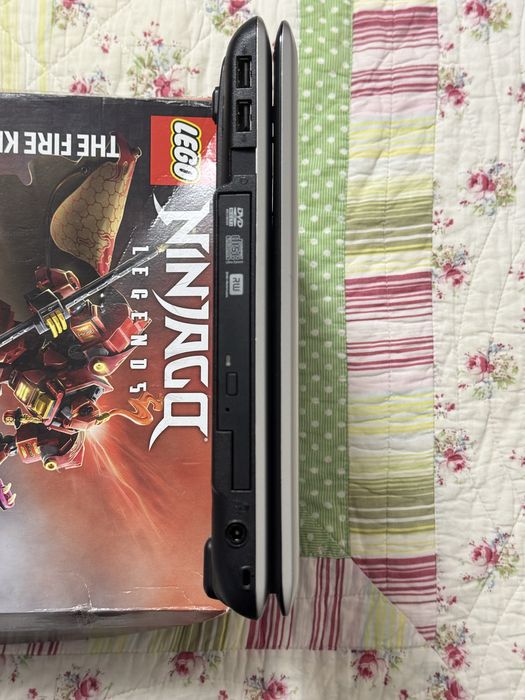 Vand urgent laptop stare excelenta nu e spart/lovit