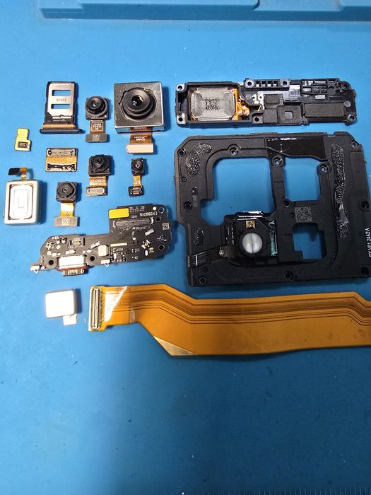 Redmi note 14 pro plus  i iphone 13 pro