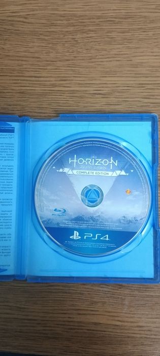 Диск с игрой на ps4 horizon zero down