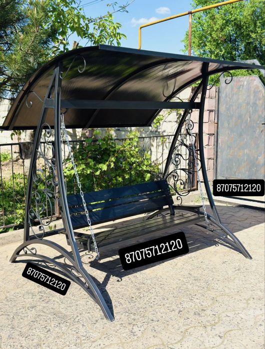 Качели с кованными элементами