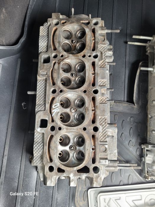 Продам ГБЦ головку приора гранта калина