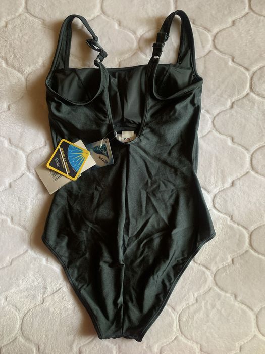 Продам новый купальник