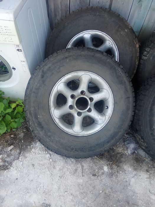 Продам резину вместе с дисками