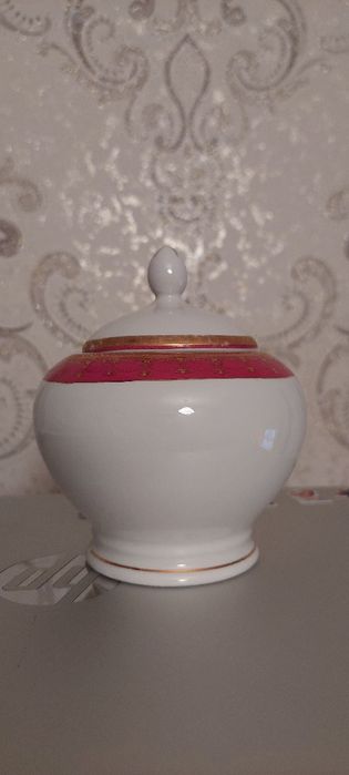 Сахарницу маленькую продаю