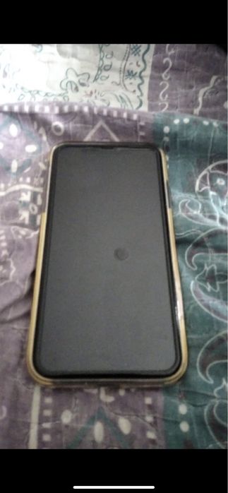 Продам айфон хр хорошем состоянии