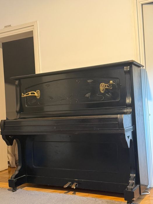 Pianina de vanzare