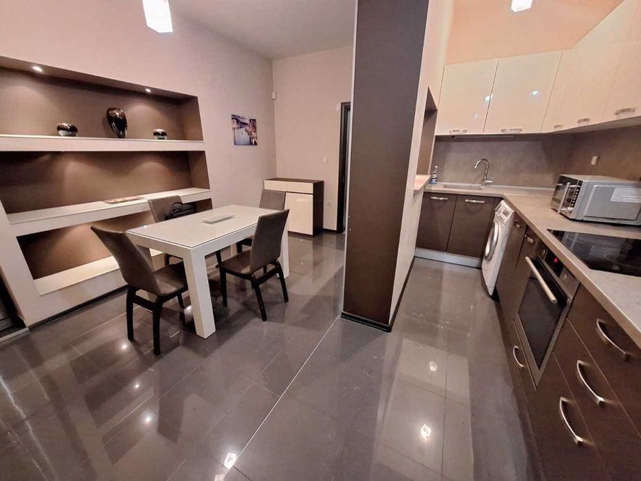 Продава се Двустаен апартамент в Пловдив, Център - 81 кв.м за 2161 €/кв.м - Снимка #4