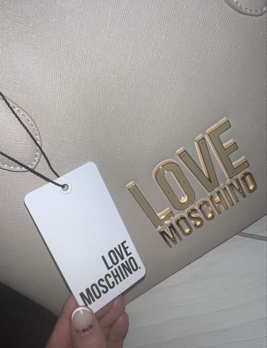 Geanta Moschino
