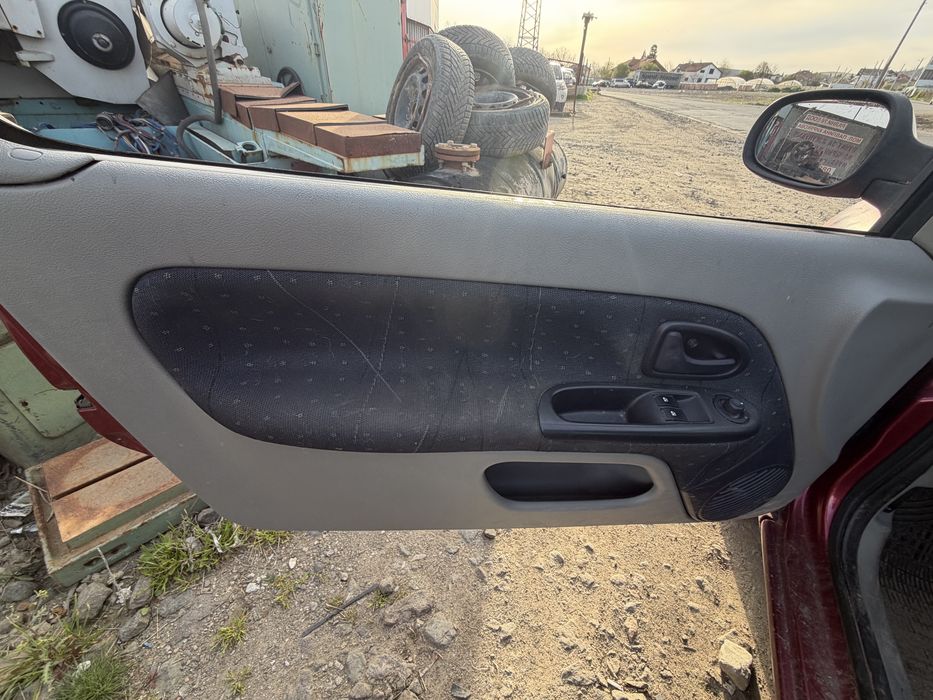 Renault Clio 1.2 16V 75 hp 2002 g на части