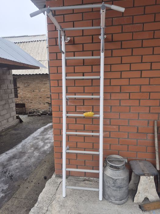 Продам 50000 чведскую стенку