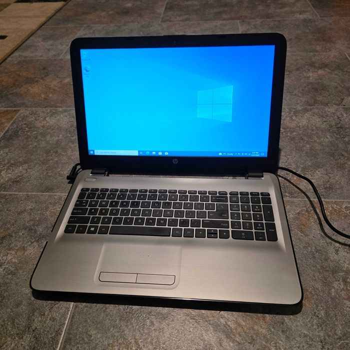 HP 15-AMD A6-7310U-8GB-500GB-15,6 HD-Radeon R4~1GB+Radeon HD~3,5GB