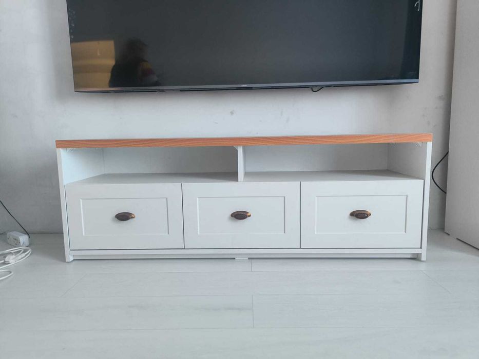 Продам тумбочку под телевизор
