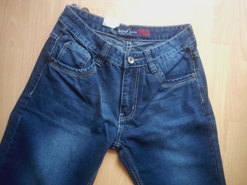 Продавам нови мъжки дънки,размер 34,39.Цена 20лв.
