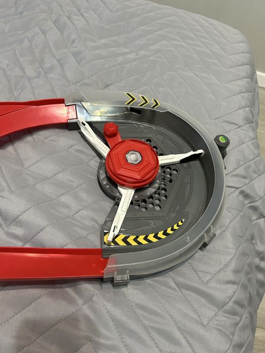 Продам трассу Hot Wheels оригинал