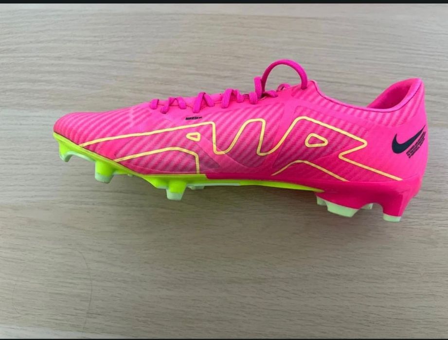 Ghete de fotbal Nike,  mărimea 42,5