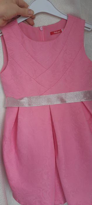 Платье ,юбка, джинсы . свитшот для девочки на 4-6л