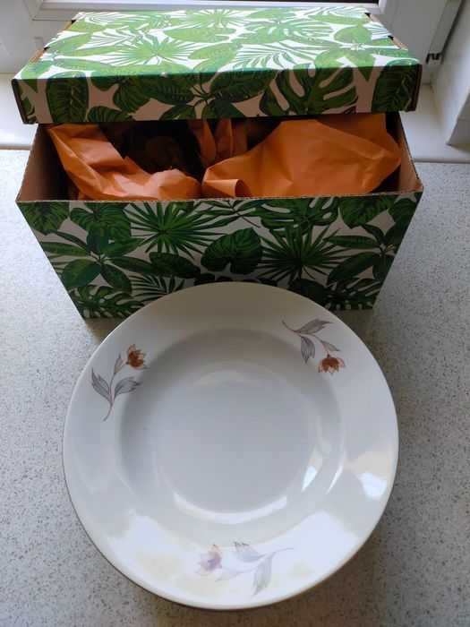 6 farfurii din porțelan,noi