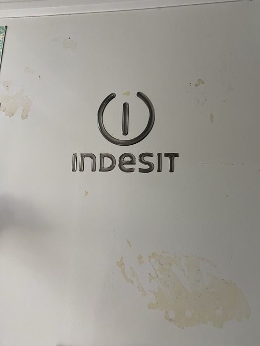 Холодильник indesit