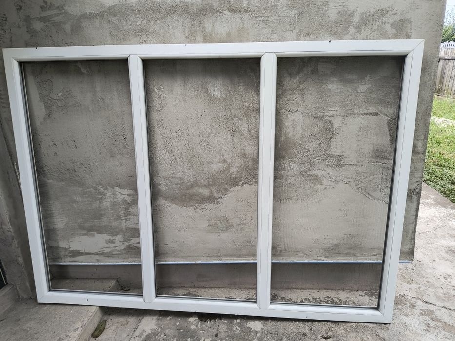 Vând 3 ferestre termopan PVC albe – dimensiuni mari (utilizate/second-hand)