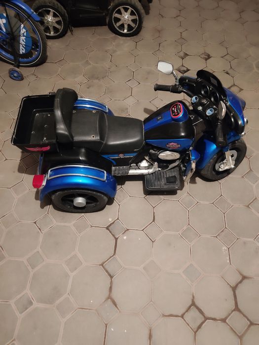 Десткие машинки на аккумуляторе