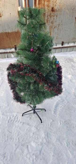 Продам ёлку срочно