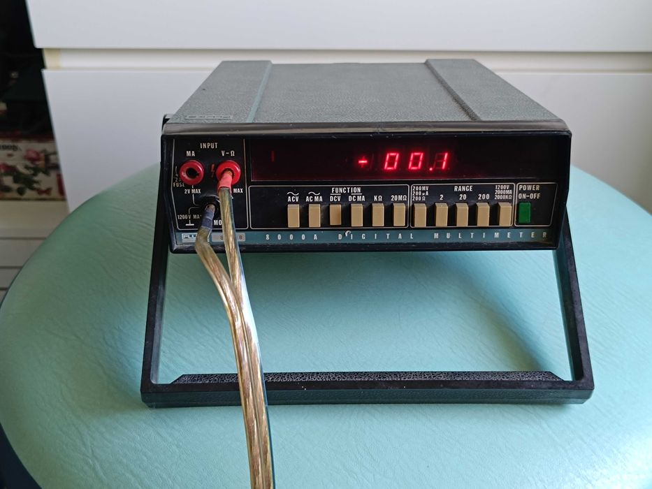 Дигитален мултицет Fluke 8000a - ретро
