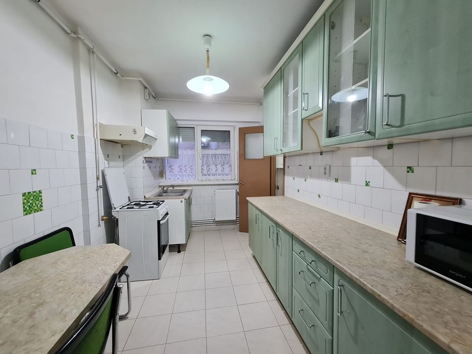 Inchiriez apartament 2 camere decomandat Vlaicu-Lebada