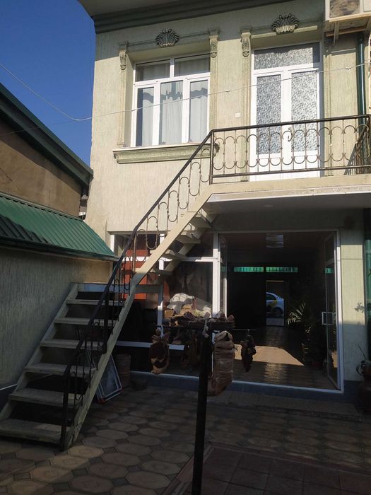 Дом 5 комнат на участке 2,25 сотки недалеко от Малики