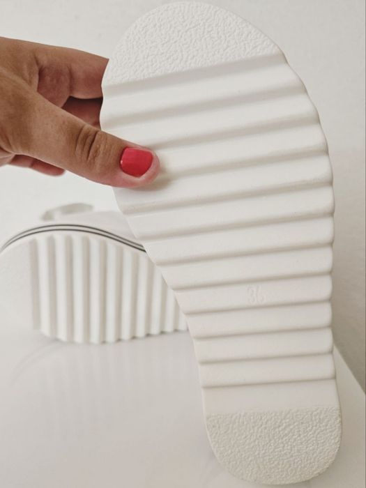 Papuci de vară cu platformă