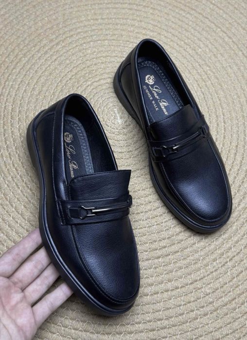 Новые кроссовки и мокасины