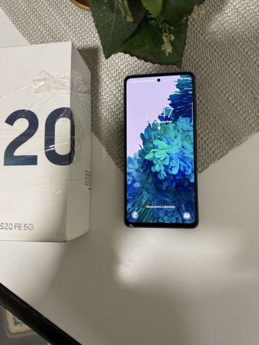 Samsung S20 Fe la cutie ca nou