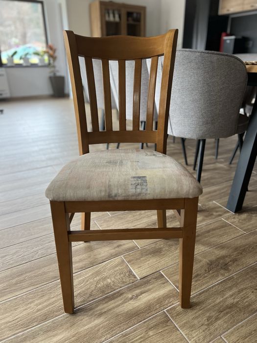 Продавам комплект маси и 6 стола от масивно дърво и стъкло – 350 €