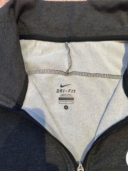 Дамски суичър Nike