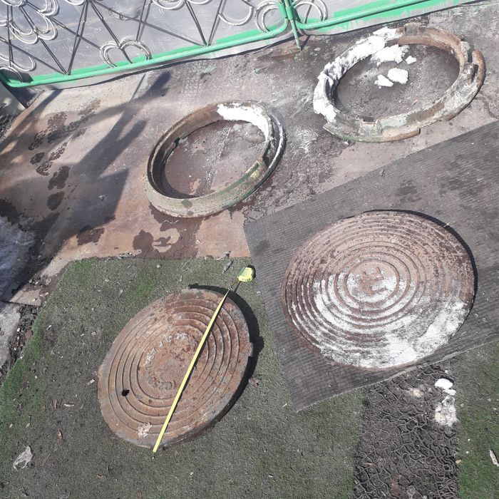 Люк для септика чугунный.