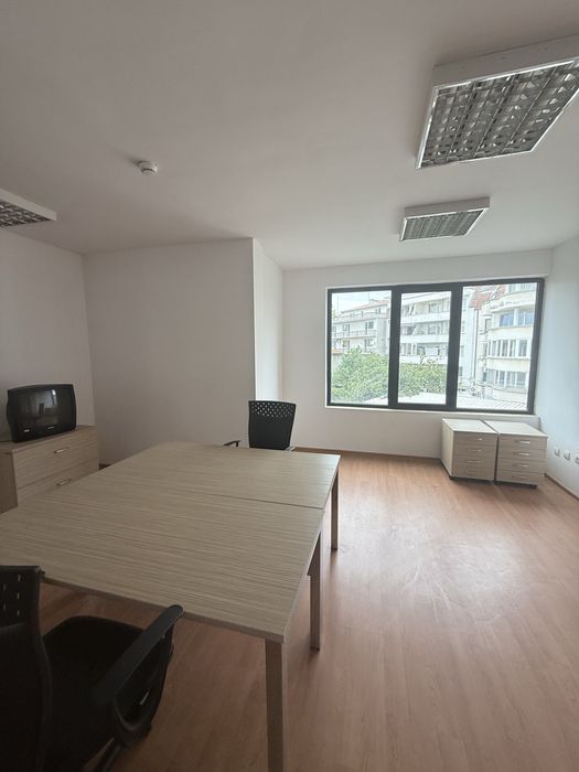 НАЕМ - гр. Казанлък - център