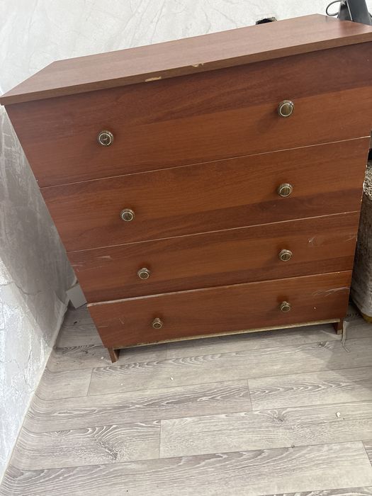 Продам комод среднее состояние