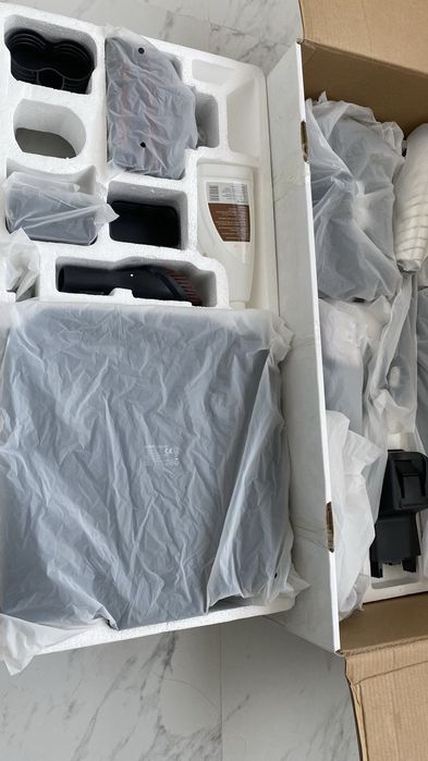 Продам пылесос вертикальный