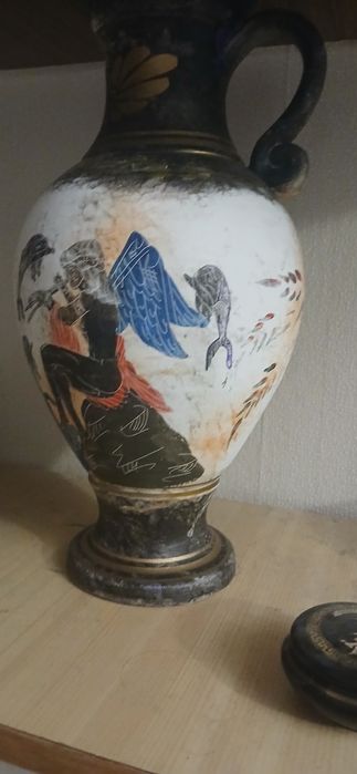 ГОЛЯМА елинска амфора