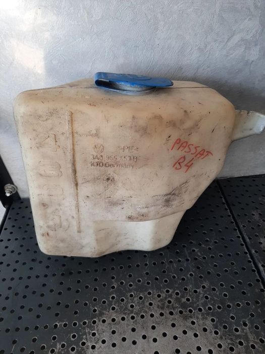 vas rezervor spalator parbriz 1.9  vw passat b4 1994 3a0955453b
