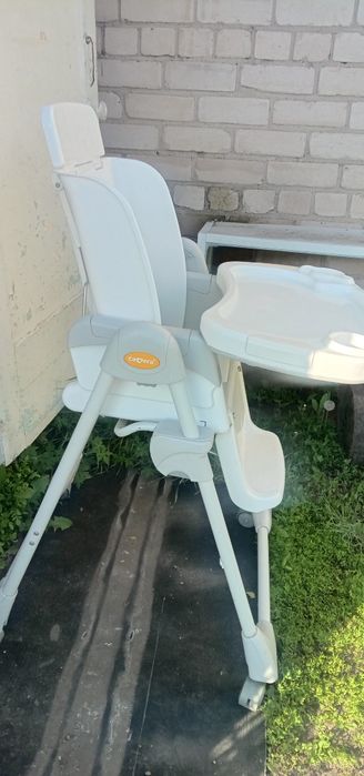 Продам коляску и детский столик