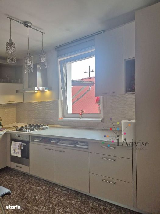 PROPRIETATE VERSATILA, complet renovată– 220 m² utili + 130 m² curte p
