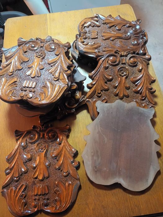 Elemente decorative din alama lemn cupru bronz