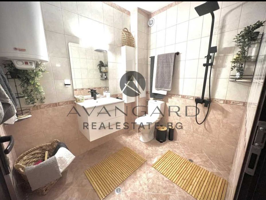 Продава се Тристаен апартамент в Пловдив, Кючук Париж - 95 кв.м за 2053 €/кв.м - Снимка #8