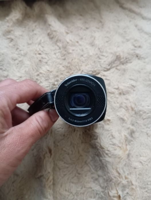 Продам видео камеру